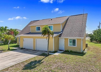 1101 Country Club Boulevard - Photo 1