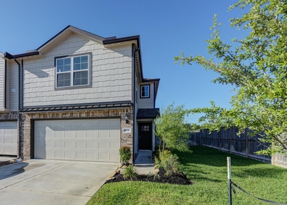 18831 Glenwood Chase Court - Photo 1