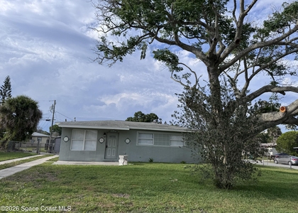 300 W Rutgers Street - Photo 1