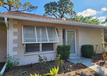 749 N Jefferson Avenue - Photo 1