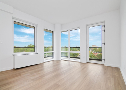 71-82 Parsons Boulevard - Photo 1