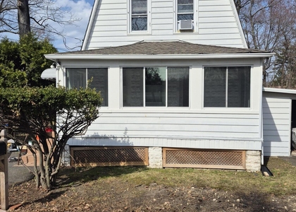901 Beverly Avenue - Photo 1