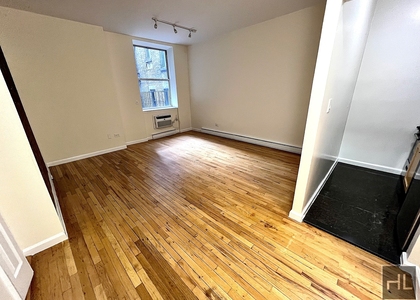 West 73 Street - Photo 1