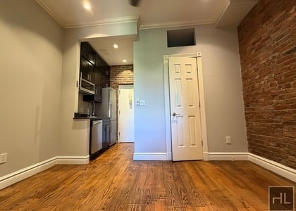 W 14th St. - Photo 1