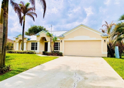 5952 Nw Baynard Drive - Photo 1