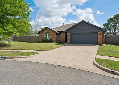 1708 Creekside Court - Photo 1