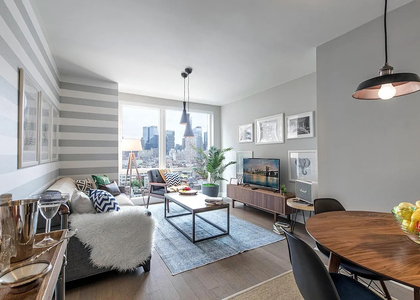 10th avenue - Photo 1