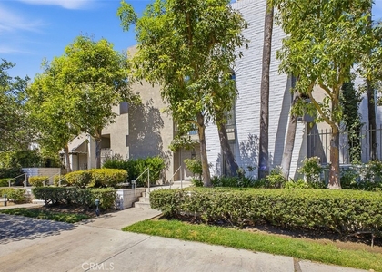 5305 White Oak Avenue - Photo 1