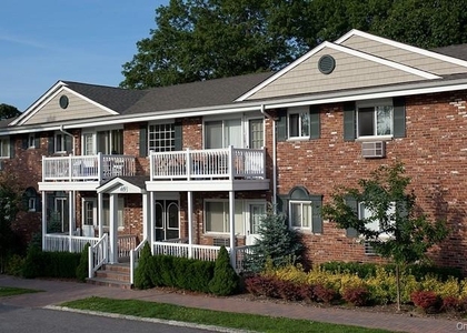 433 Lincoln Boulevard - Photo 1