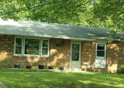 936 Longfellow Court - Photo 1