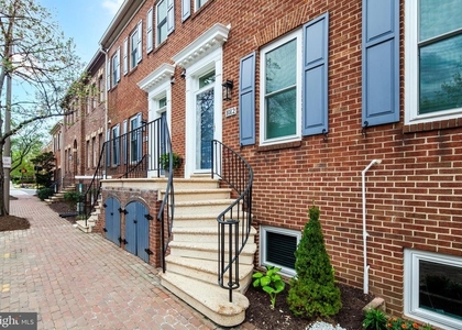 1012 Duke Street - Photo 1