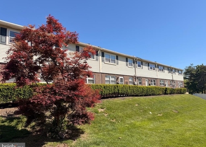 607 Edison Avenue - Photo 1