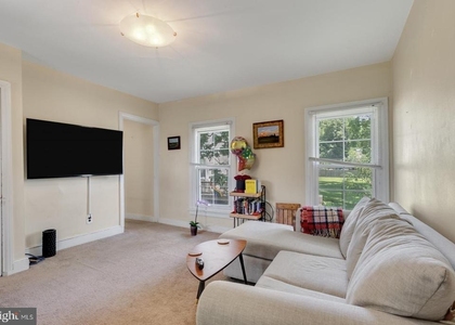 350 Green Lane - Photo 1
