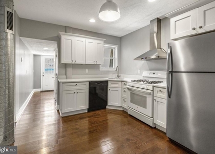 2564 Collins Street - Photo 1