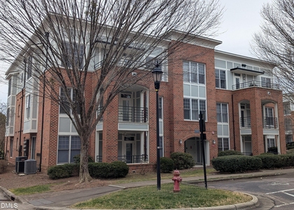 401 Finsbury Street - Photo 1