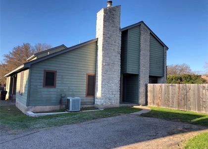 1703 Horseshoe Cir - Photo 1
