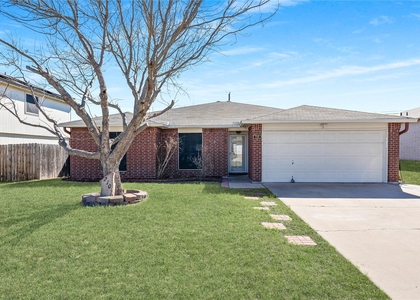 210 Mesquite Cir - Photo 1