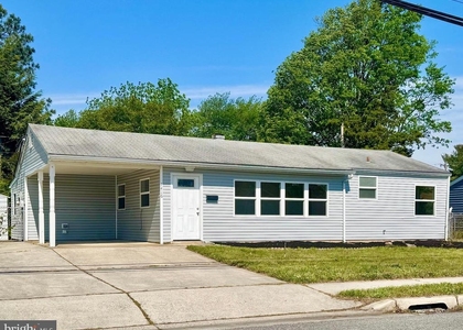1416 S Governors Avenue - Photo 1