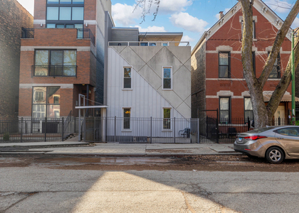 1060 N Hermitage Avenue - Photo 1