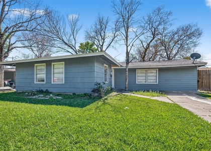 6022 Lyndhurst Drive - Photo 1