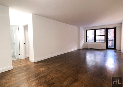 E 82 St - Photo 1