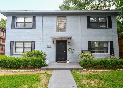 4623 Yupon Street - Photo 1