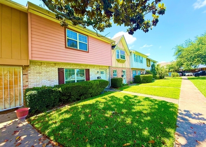 8438 Leawood Blvd - Photo 1