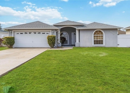 1912 Manatee Dr - Photo 1