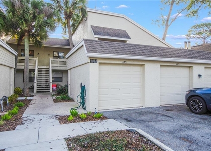 439 S Netherwood Crescent - Photo 1