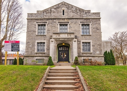 421 University Ave - Photo 1