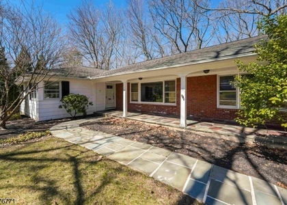 17 Oxford Dr - Photo 1