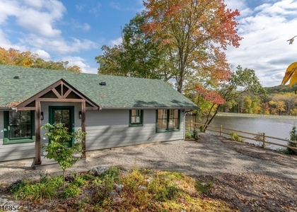 232 W Shore Dr - Photo 1