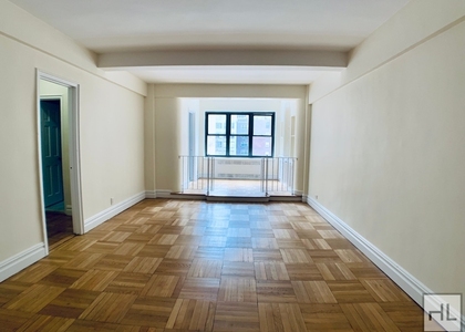 East 56 Street - Photo 1