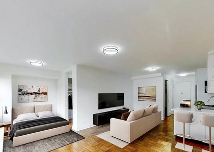 East 56 Street - Photo 1