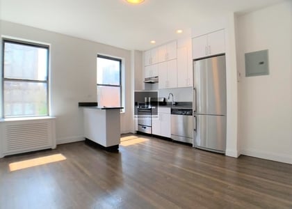 West 12 Street - Photo 1