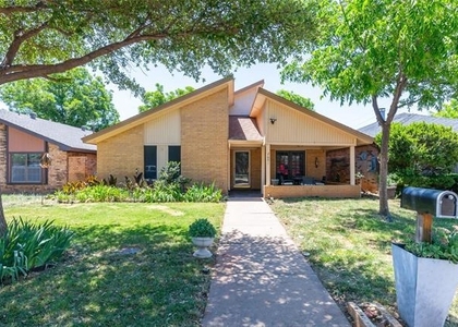 2601 Edgemont Drive - Photo 1