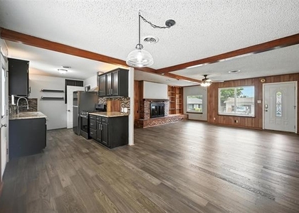 302 Young Drive - Photo 1