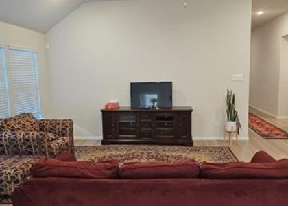308 N Crescent Avenue N - Photo 1