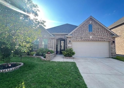 916 Sundrop Drive - Photo 1