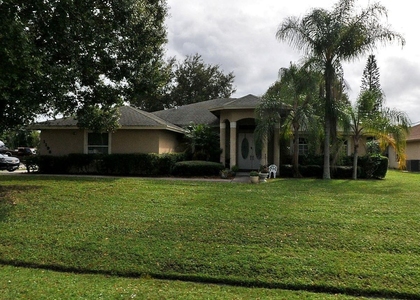 1198 Se Petunia Avenue - Photo 1