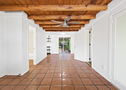 2020 Ne 4th Avenue - Photo 1