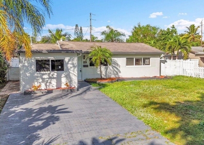 29 Se 8th Street - Photo 1