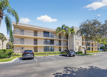 11 Royal Palm Way - Photo 1