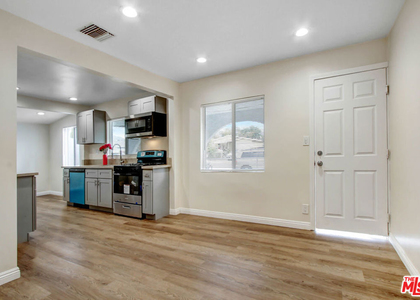 1404 Hollister Street - Photo 1