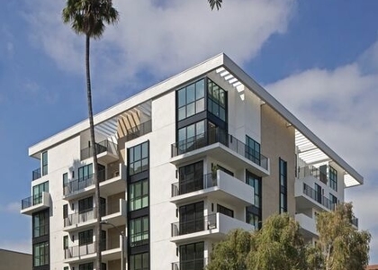 105 S Doheny Drive - Photo 1