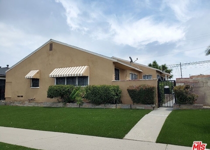 9424 S Manhattan Place - Photo 1