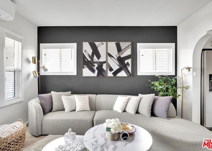 1138 W 52nd Street - Photo 1