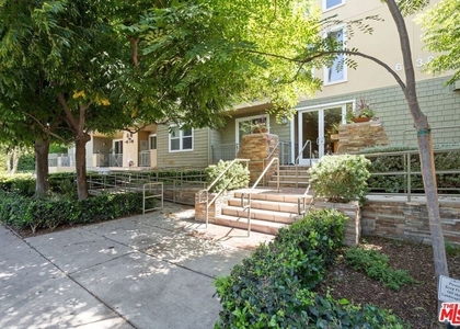 6038 Carlton Way - Photo 1