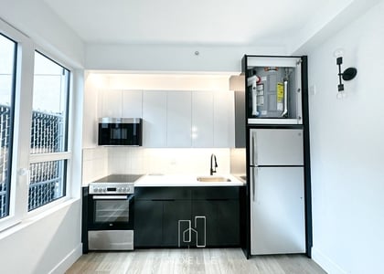 1042 President Street - Photo 1
