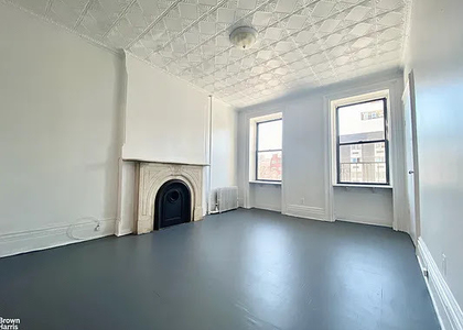 714 10th Avenue - Photo 1